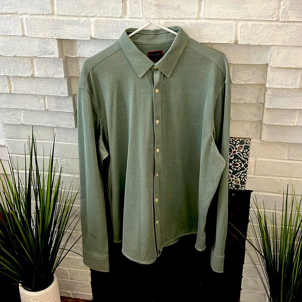 UNTUCKit Button Down Shirt